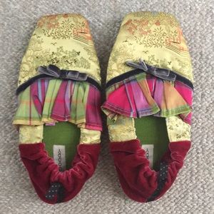 Women's silk and velvet slippers